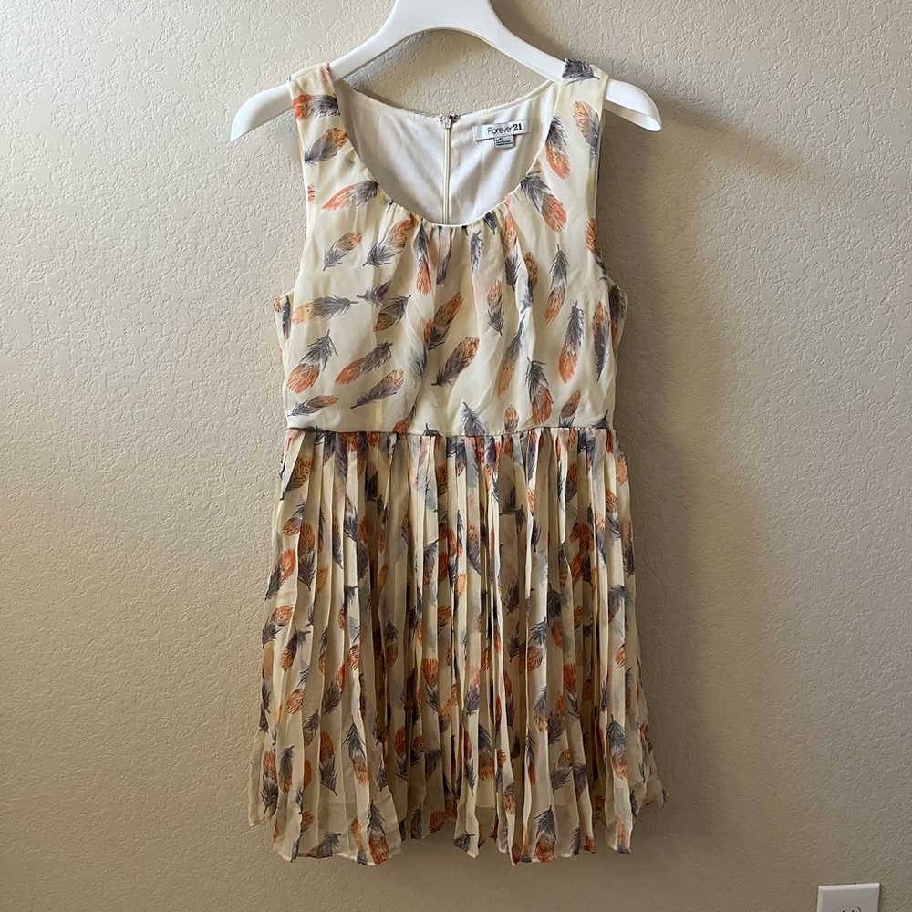 Forever 21 Kids Large Sleeveless Feather Print Pleated Dress - Picture 1 of 13